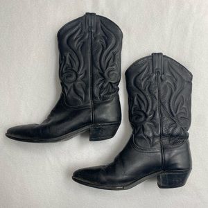 Black western cowgirl boots